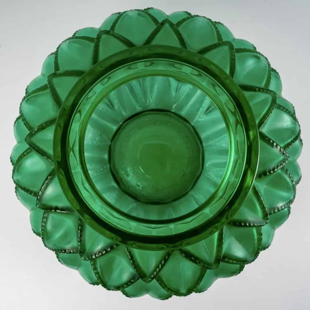 Vase « Languedoc » verre vert émeraude de René LALIQUE | Biron Vase "Languedoc" verre vert émeraude de René LALIQUE
