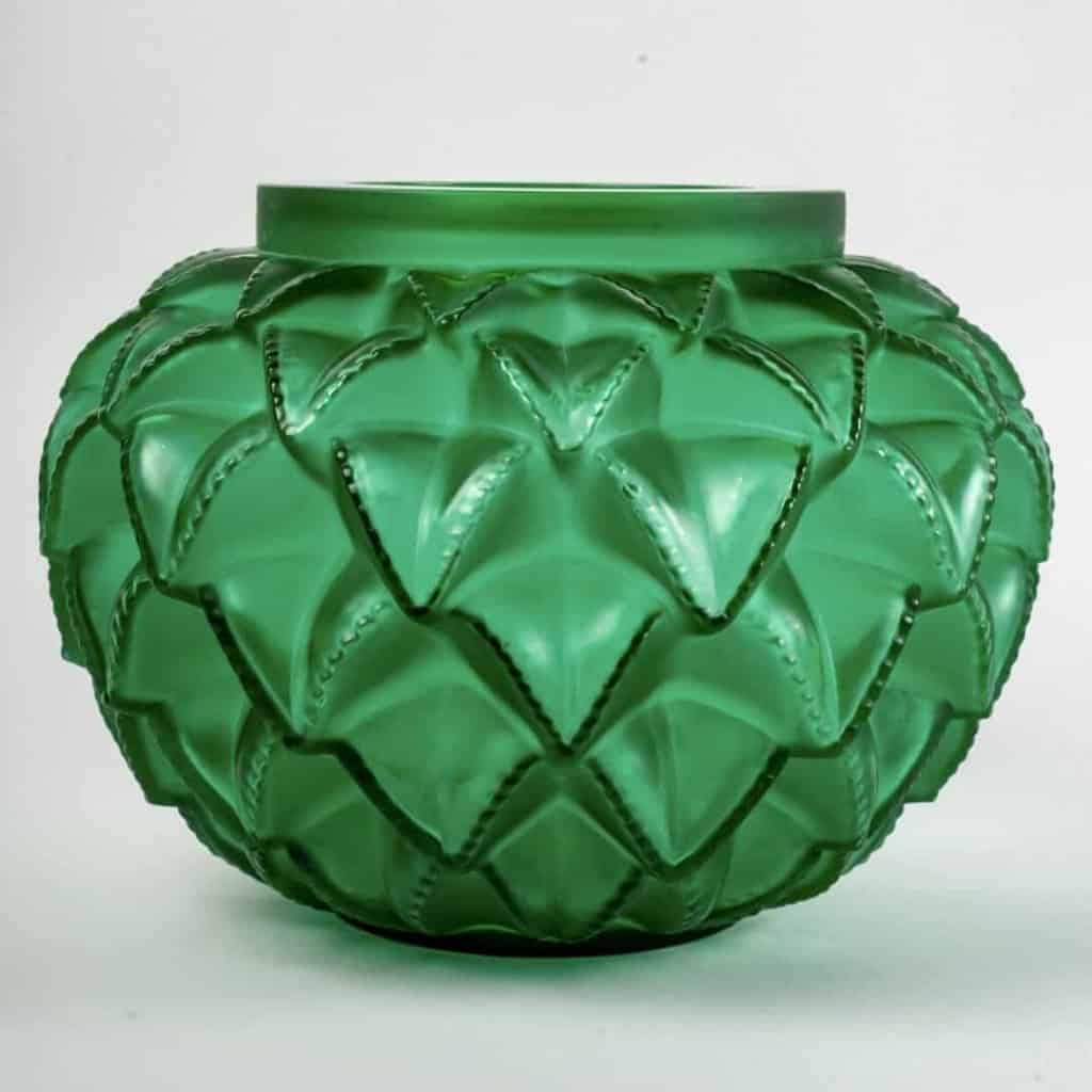 Vase « Languedoc » verre vert émeraude de René LALIQUE | Biron Vase "Languedoc" verre vert émeraude de René LALIQUE