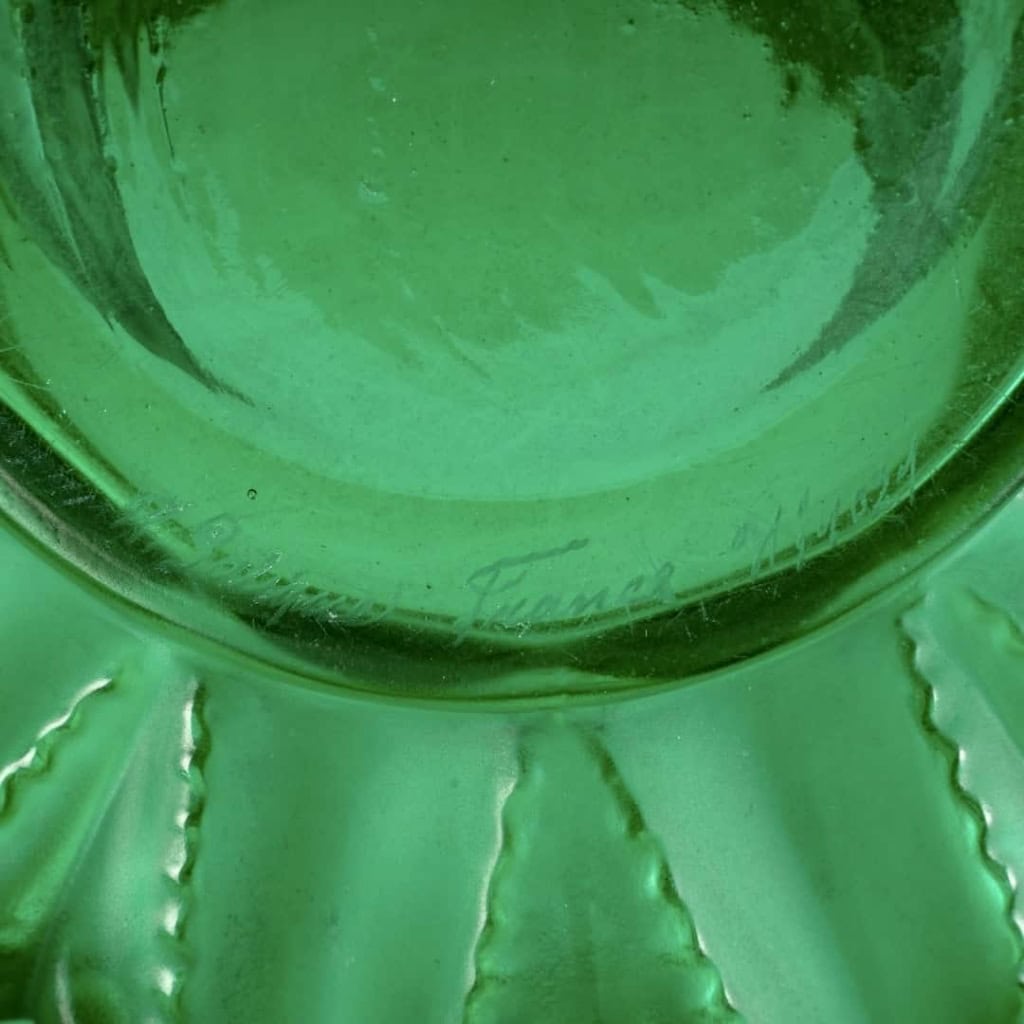 Vase « Languedoc » verre vert émeraude de René LALIQUE | Biron Vase "Languedoc" verre vert émeraude de René LALIQUE