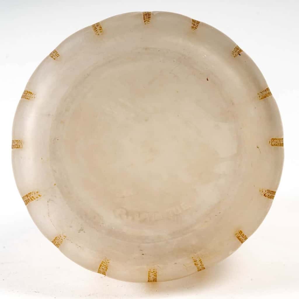 Vase « Mimosa » verre blanc patiné sépia de René LALIQUE | Biron Vase "Mimosa" verre blanc patiné sépia de René LALIQUE