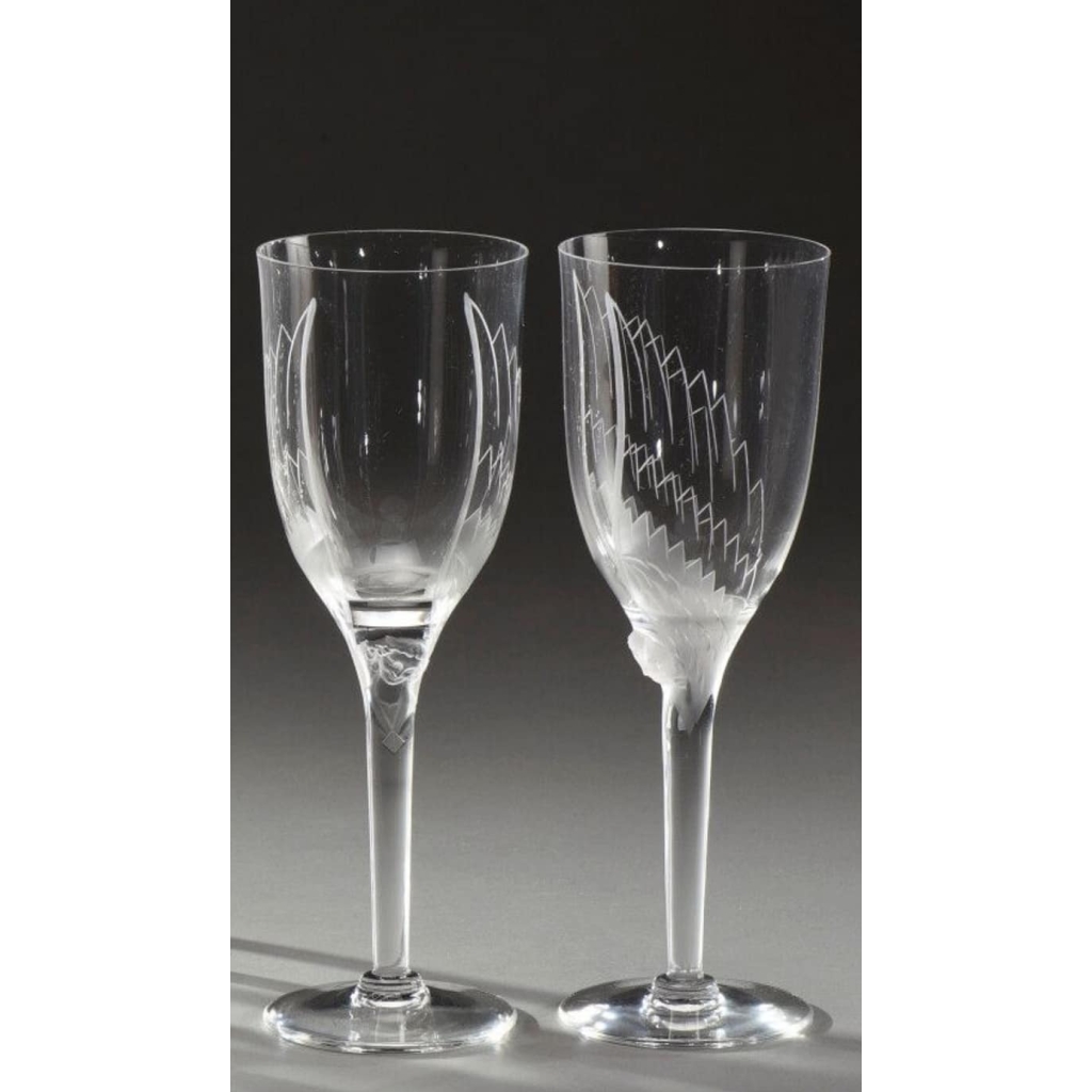 Marc Lalique : Douze flûtes à champagne « Ange » en Cristal | Biron Marc Lalique : Douze flûtes à champagne "Ange" en Cristal