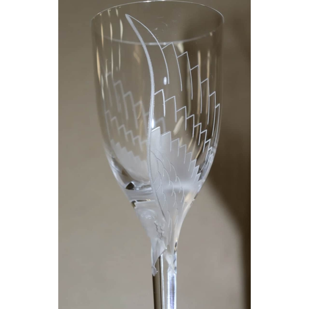 Marc Lalique : Douze flûtes à champagne « Ange » en Cristal | Biron Marc Lalique : Douze flûtes à champagne "Ange" en Cristal