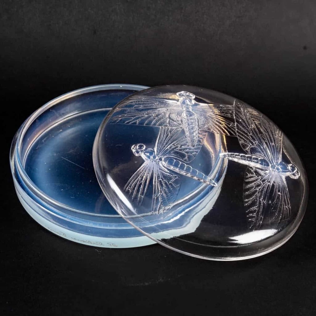  Boîte « Libellules » en verre opalescent de René LALIQUE | Biron   Boîte "Libellules" en verre opalescent de René LALIQUE