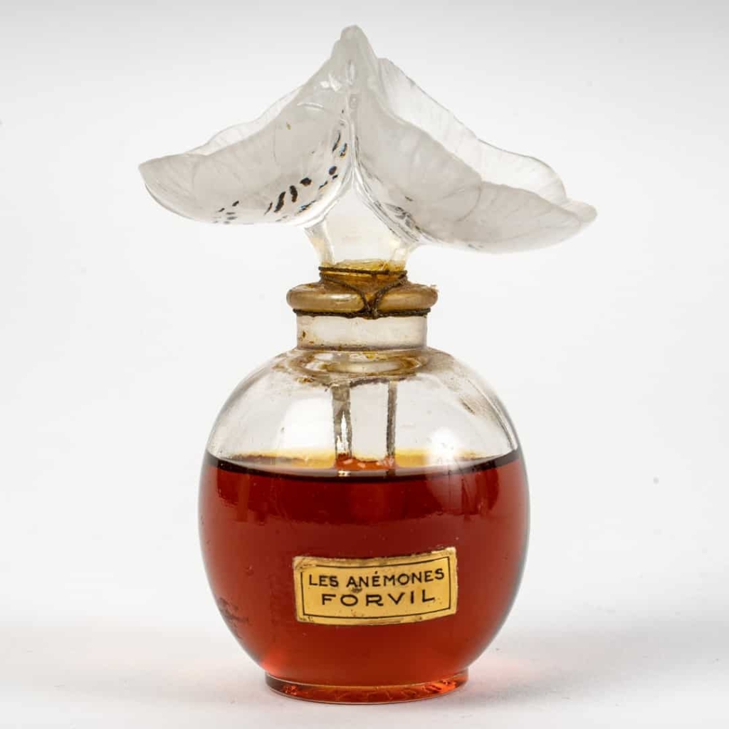 Flacon « Les Anémones » verre blanc émaillé noir de René LALIQUE pour Forvil | Biron Flacon "Les Anémones" verre blanc émaillé noir de René LALIQUE pour Forvil