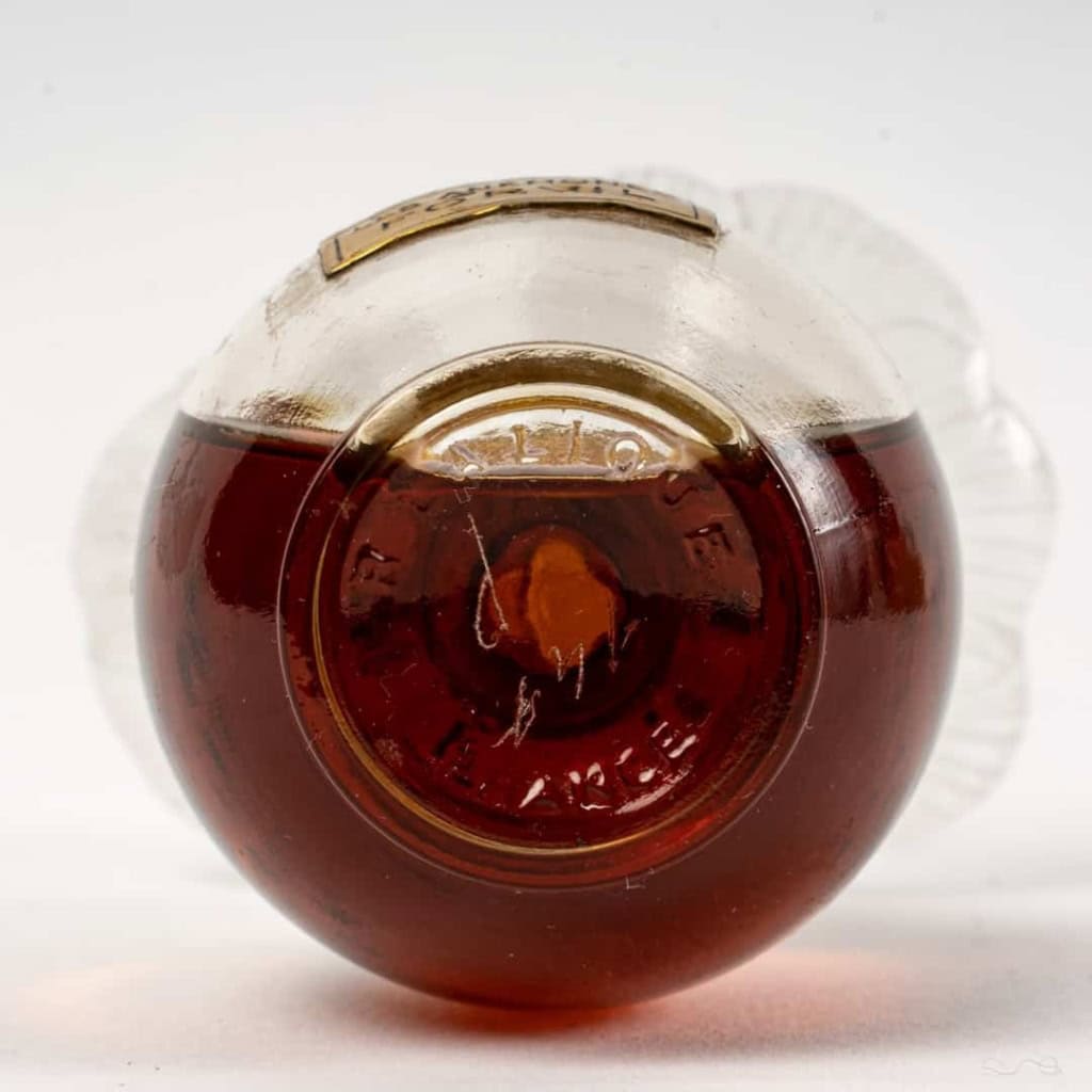 Flacon « Les Anémones » verre blanc émaillé noir de René LALIQUE pour Forvil | Biron Flacon "Les Anémones" verre blanc émaillé noir de René LALIQUE pour Forvil