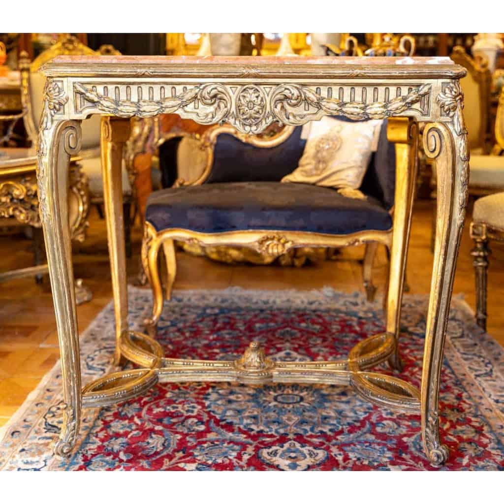 Table de salon en bois doré, Début XIXème siècle | Biron Table de salon en bois doré, Début XIXème siècle