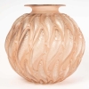 Vase « Marisa » verre blanc patiné corail de René LALIQUE | Biron Vase « Marisa » verre blanc patiné corail de René LALIQUE