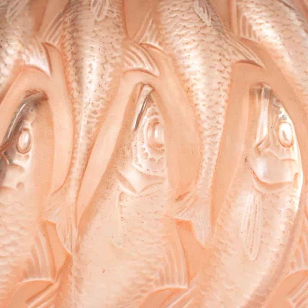 Vase « Marisa » verre blanc patiné corail de René LALIQUE | Biron Vase « Marisa » verre blanc patiné corail de René LALIQUE