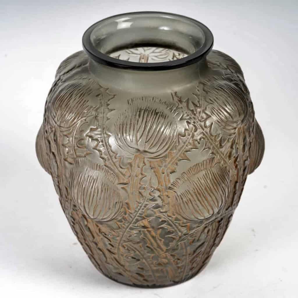 Vase « Domrémy » verre gris patiné rouge de René LALIQUE | Biron Vase « Domrémy » verre gris patiné rouge de René LALIQUE