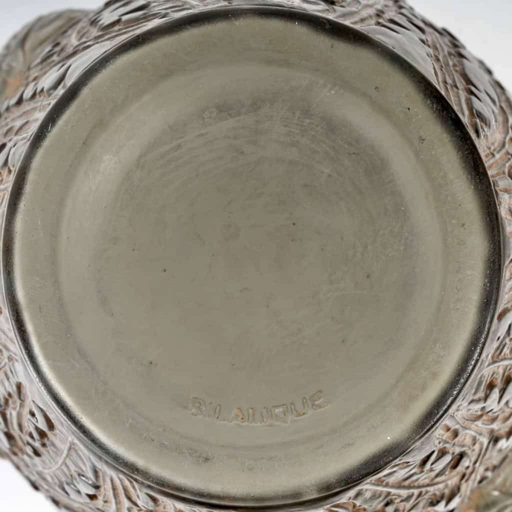 Vase « Domrémy » verre gris patiné rouge de René LALIQUE | Biron Vase « Domrémy » verre gris patiné rouge de René LALIQUE