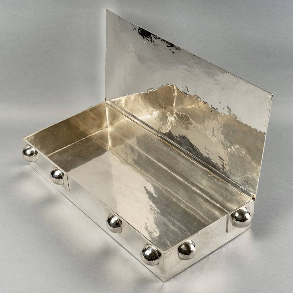 Boîte Coffret Moderniste métal argenté martelé de Jean DESPRES | Biron Boîte Coffret Moderniste métal argenté martelé de Jean DESPRES