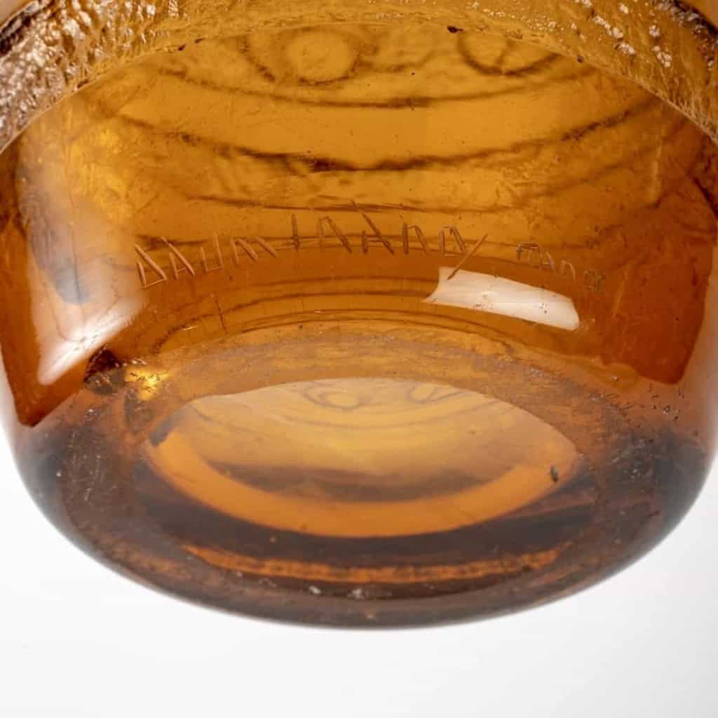  Vase Art-Déco à anses verre orange ambré dégagé à l’acide de DAUM | Biron  Vase Art-Déco à anses verre orange ambré dégagé à l’acide de DAUM