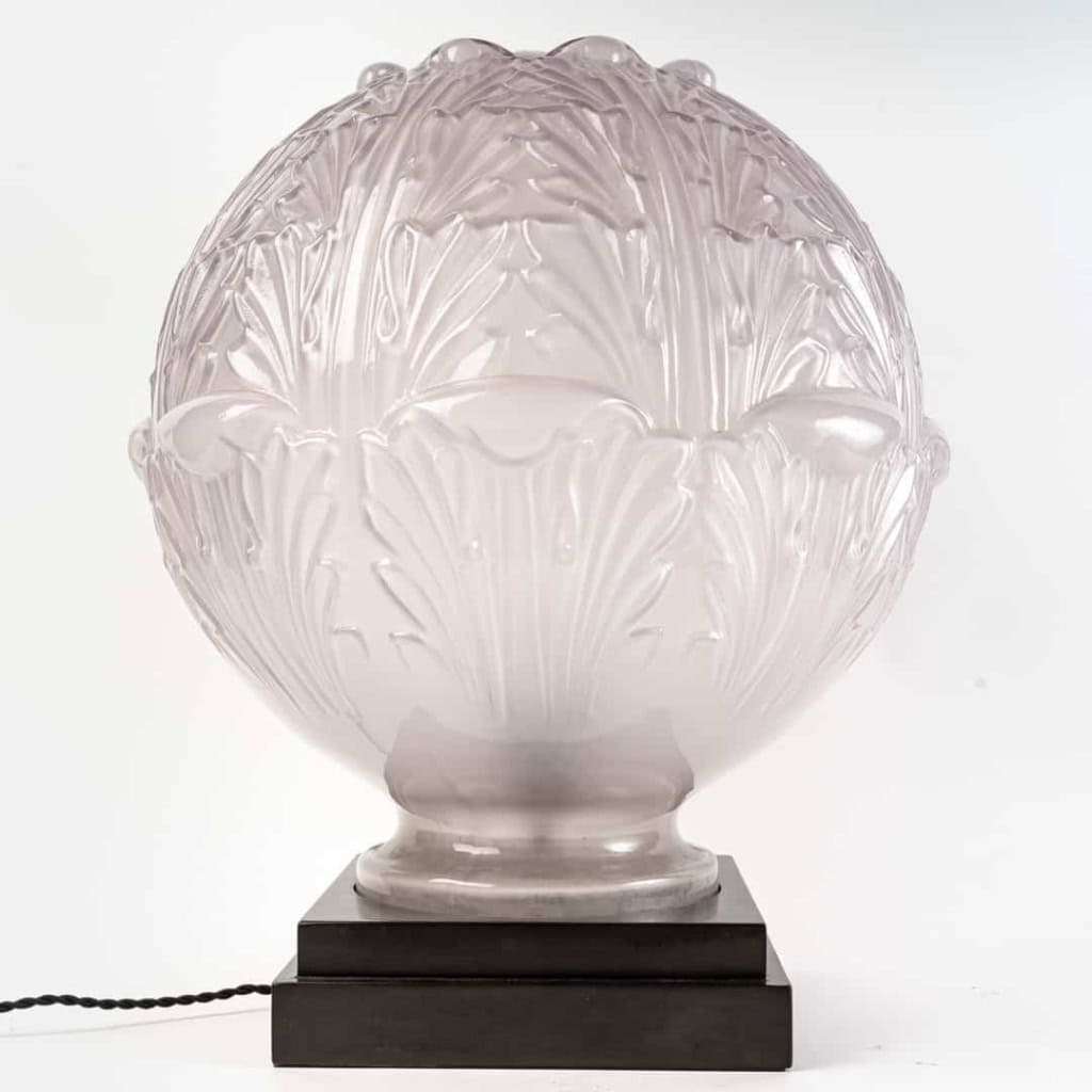 Lampe de Table « Champs Elysées » verre améthyste de René LALIQUE | Biron |||||