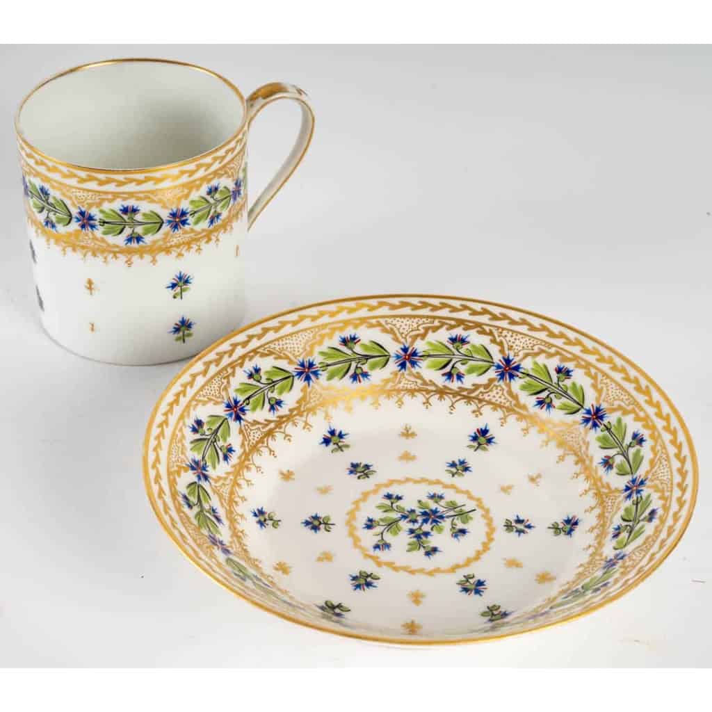 Paris Manufacture « La Reine », XVIIIème siècle | Biron Paris Manufacture "La Reine", XVIIIème siècle