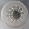 Vase « Feuilles » verre blanc de René LALIQUE | Biron Vase « Feuilles » verre blanc de René LALIQUE