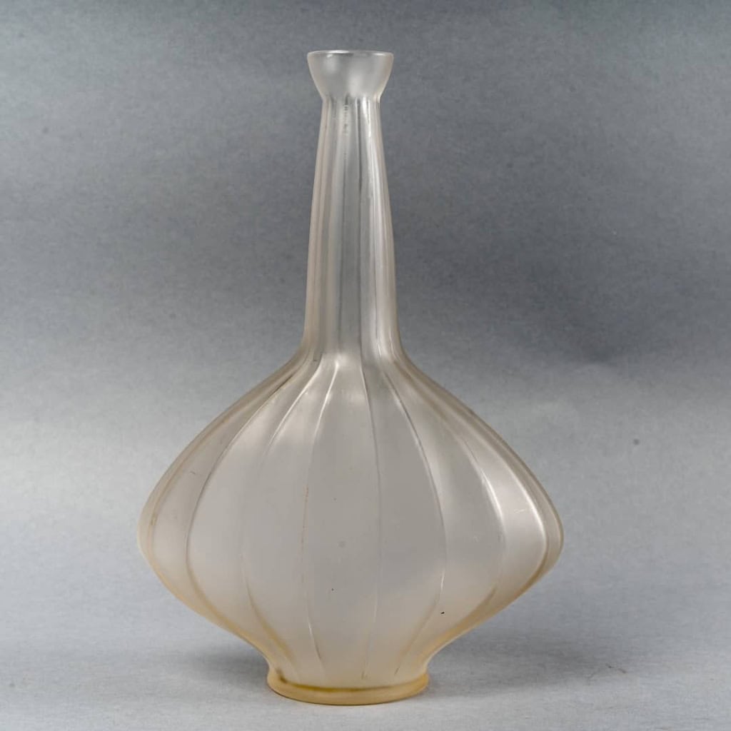 Carafe « A Côtes Plates » verre blanc de René LALIQUE | Biron Carafe "A Côtes Plates" verre blanc de René LALIQUE