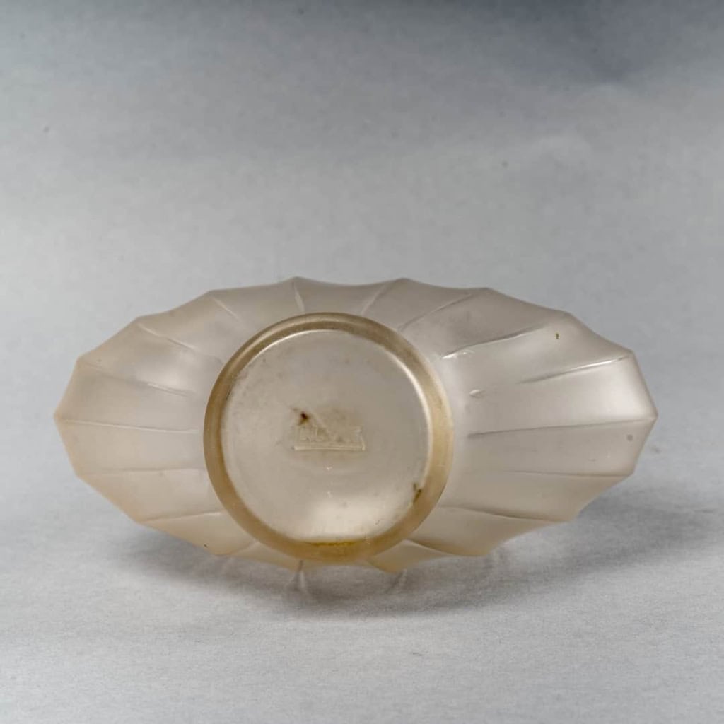 Carafe « A Côtes Plates » verre blanc de René LALIQUE | Biron Carafe "A Côtes Plates" verre blanc de René LALIQUE