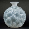 Vase « Ormeaux » verre opalescent double couche patiné bleu de René LALIQUE | Biron ||||||
