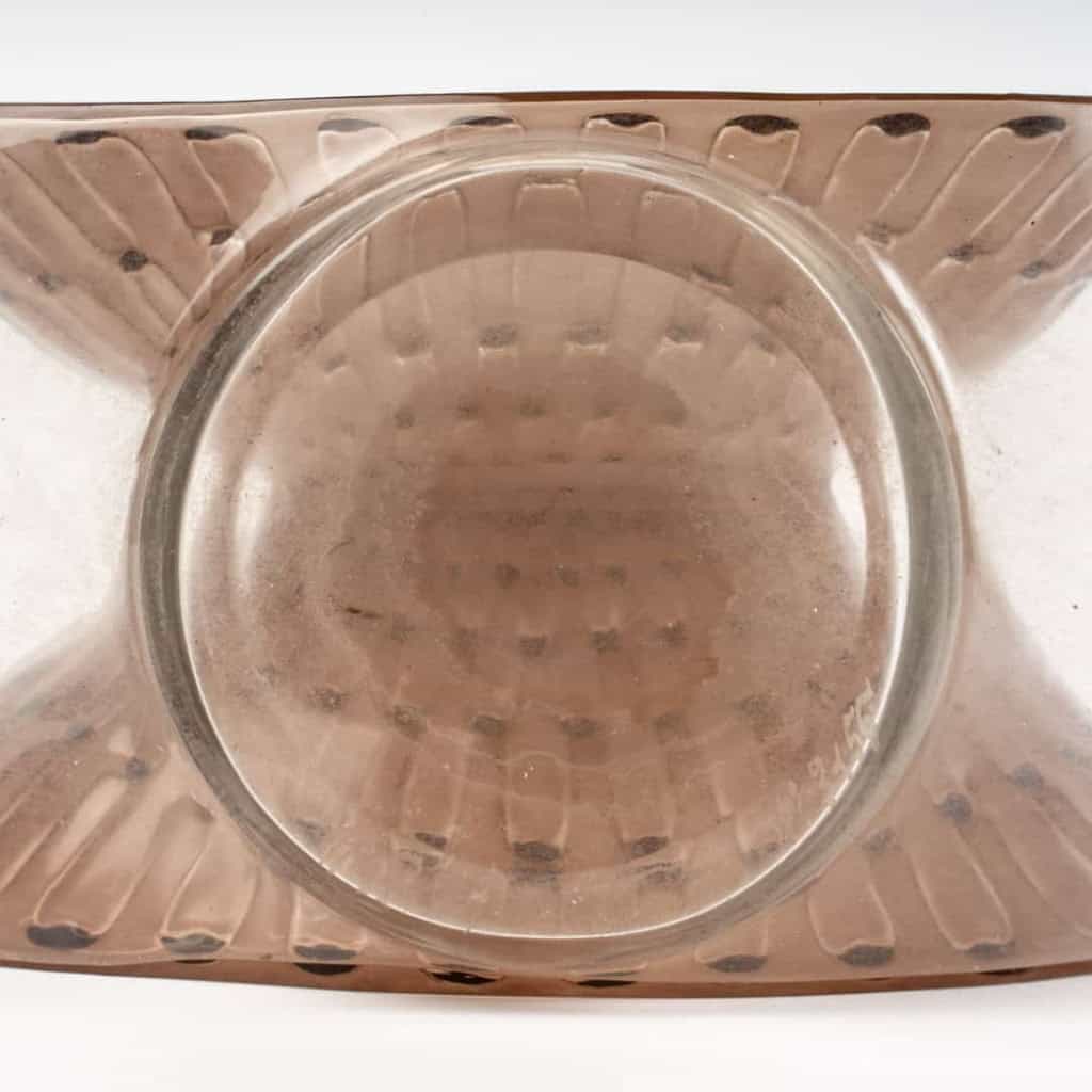 Carafe « Reine Marguerite » verre blanc patiné sépia et émaillé marron de René LALIQUE 7 Carafe « Reine Marguerite » verre blanc patiné sépia et émaillé marron de René LALIQUE 7