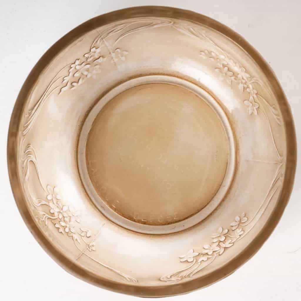 Boîte « L’Origan » verre blanc patiné sépia de René LALIQUE pour Coty | Biron Boîte "L'Origan" verre blanc patiné sépia de René LALIQUE pour Coty