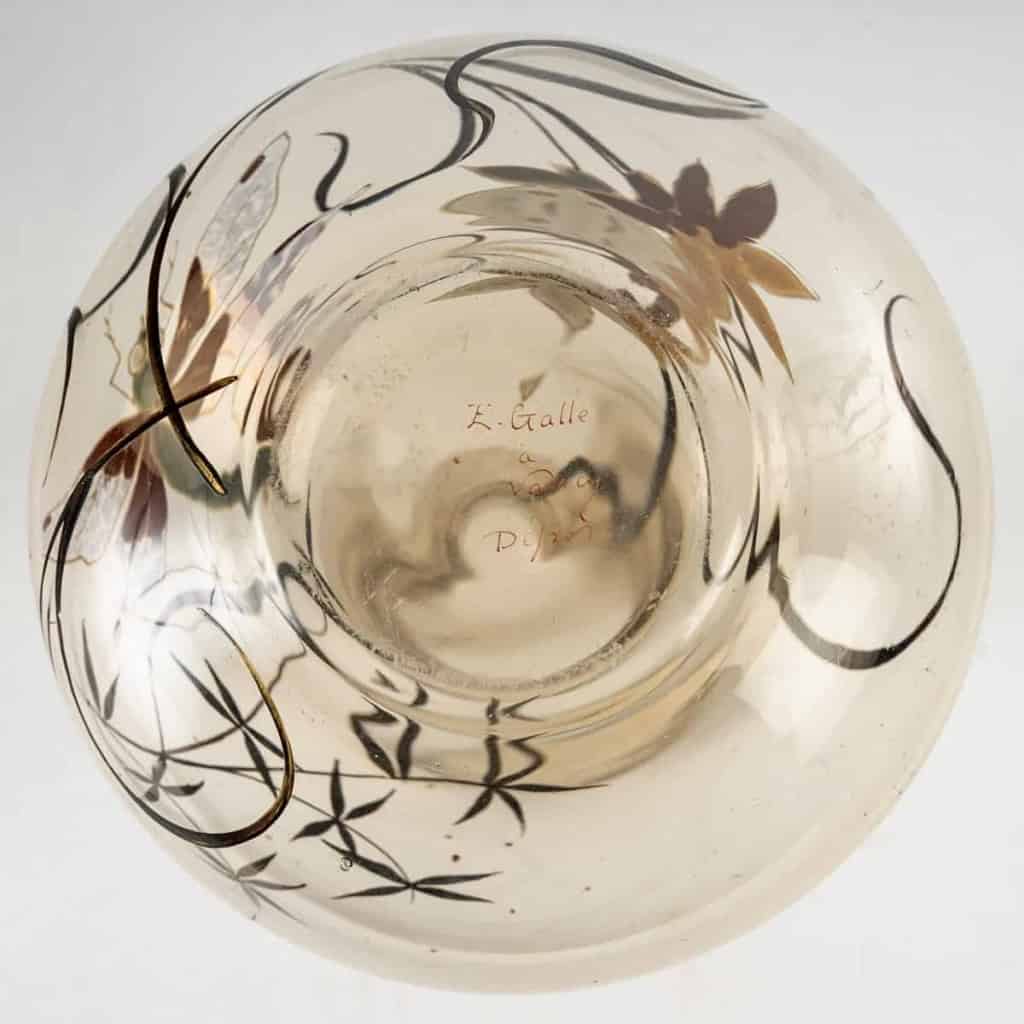 Vase « Libellule et Fleurs » verre fumé émaillé d’Emile Gallé | Biron Vase "Libellule et Fleurs" verre fumé émaillé d'Emile Gallé