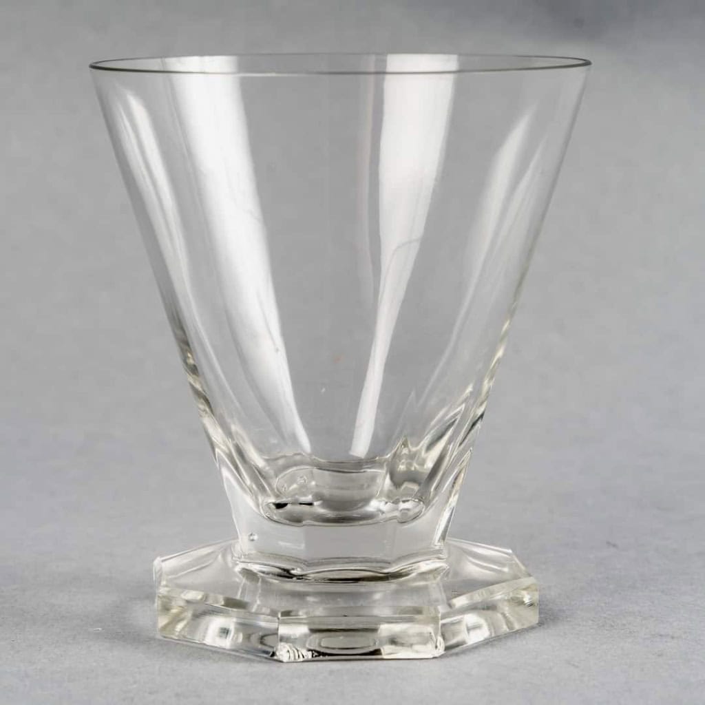 Service « Quincy » verre blanc de René Lalique – 37 pièces | Biron Service "Quincy" verre blanc de René Lalique - 37 pièces