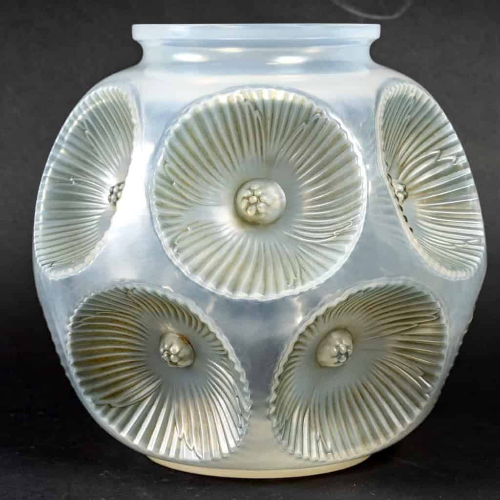 Vase « Picardie » verre opalescent multi couche patiné bleu vert de René LALIQUE | Biron Vase « Picardie » verre opalescent multi couche patiné bleu vert de René LALIQUE
