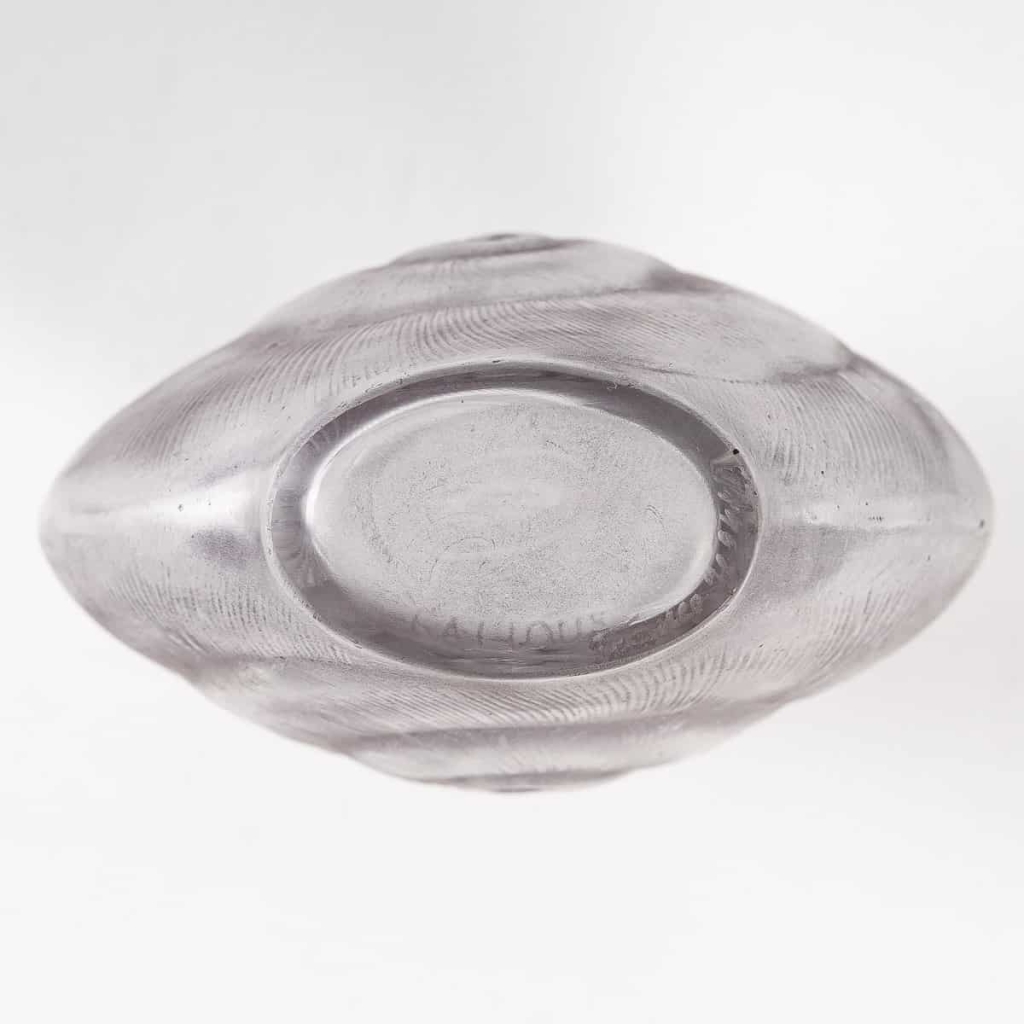 Flacon « Amphitrite » verre blanc patiné violet foncé de René LALIQUE | Biron Flacon "Amphitrite" verre blanc patiné violet foncé de René LALIQUE