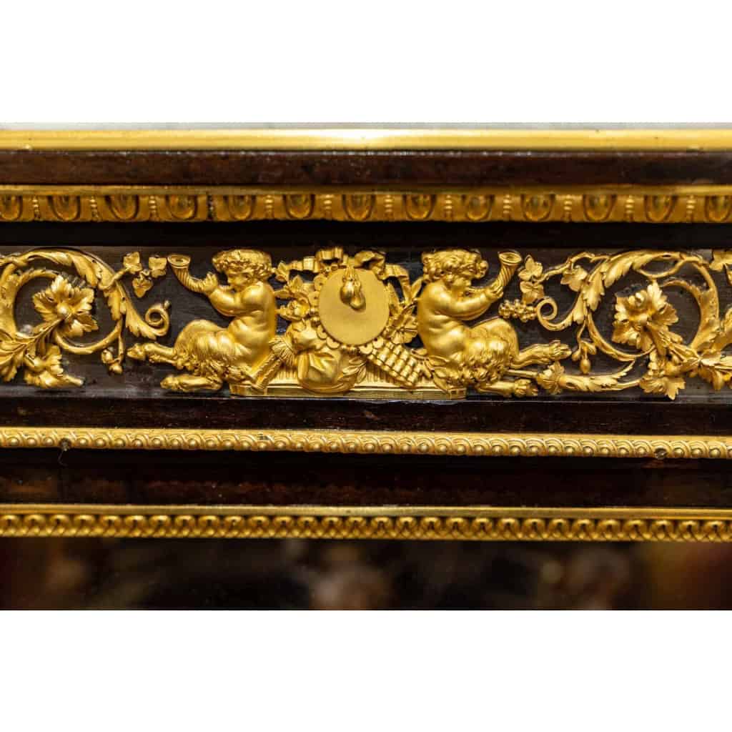Rare Buffet vitrine en bois d'acajou et bronze doré, style Henry Dasson, XIXème siècle
