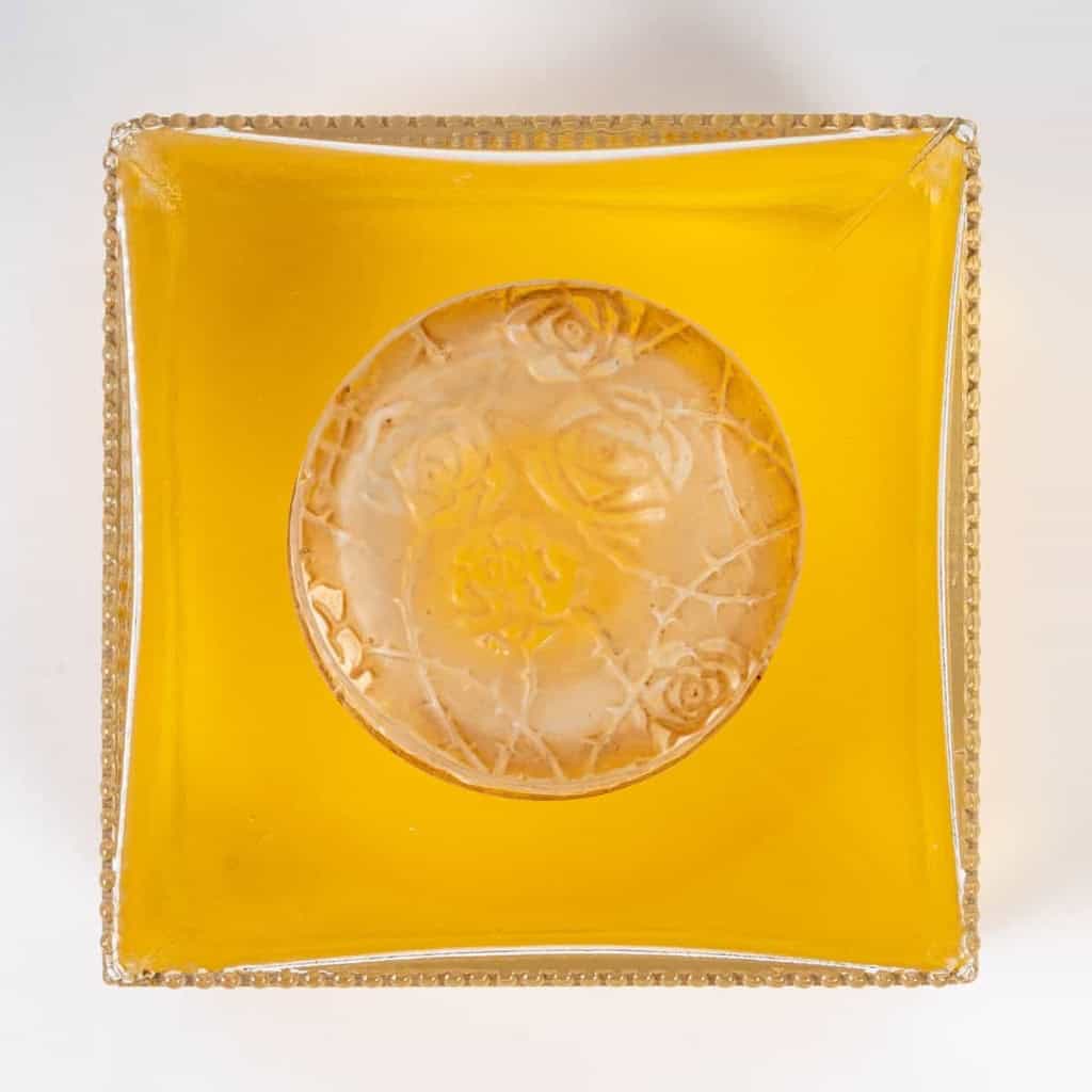 Flacon « Illusion » verre blanc patiné sépia de René LALIQUE pour D’Orsay | Biron Flacon "Illusion" verre blanc patiné sépia de René LALIQUE pour D'Orsay