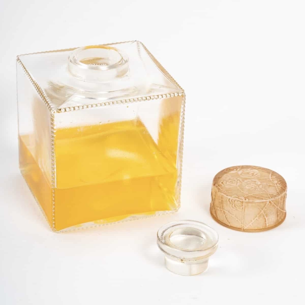 Flacon « Illusion » verre blanc patiné sépia de René LALIQUE pour D’Orsay | Biron Flacon "Illusion" verre blanc patiné sépia de René LALIQUE pour D'Orsay