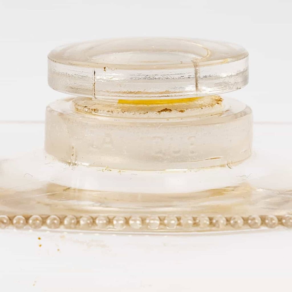 Flacon « Illusion » verre blanc patiné sépia de René LALIQUE pour D’Orsay | Biron Flacon "Illusion" verre blanc patiné sépia de René LALIQUE pour D'Orsay