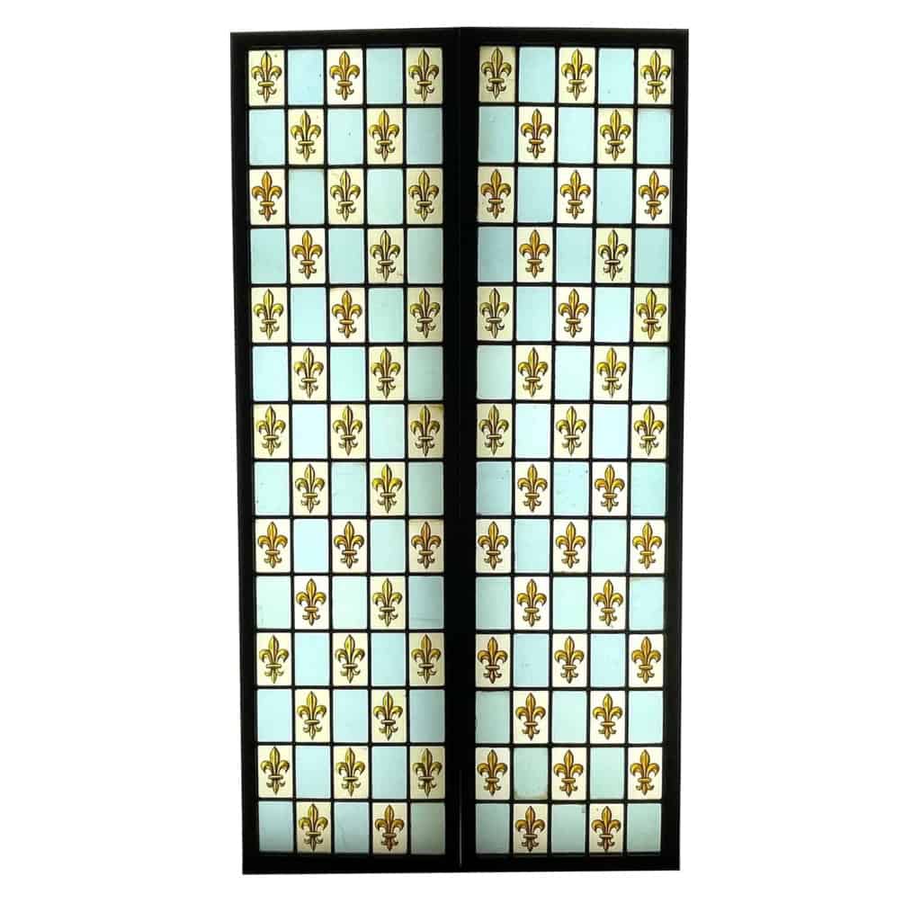 Vitrail vitraux aux fleurs de lys | Biron |||||