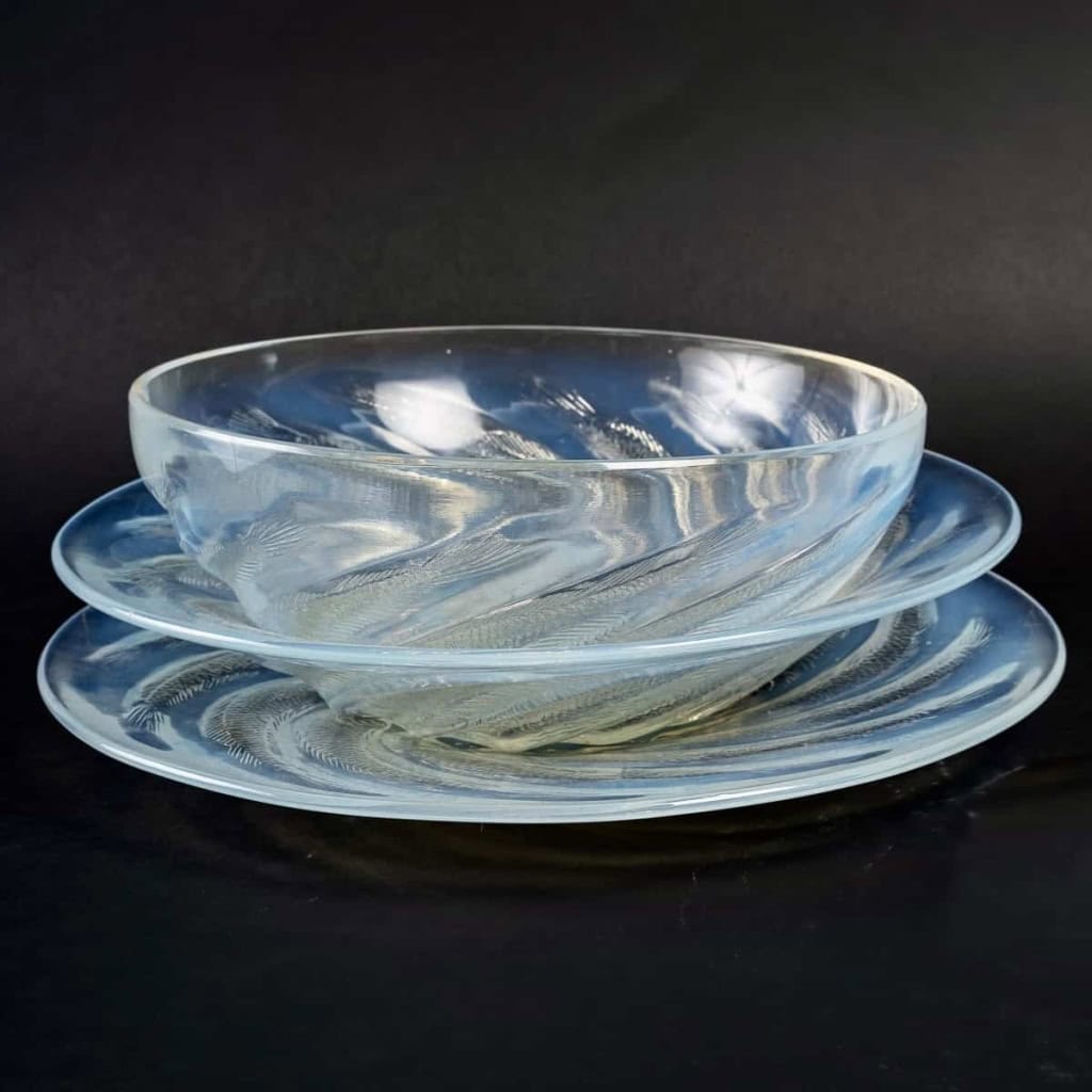 Coupe, Bol et Assiette « Poissons » verre opalescent de René LALIQUE | Biron Coupe, Bol et Assiette "Poissons" verre opalescent de René LALIQUE