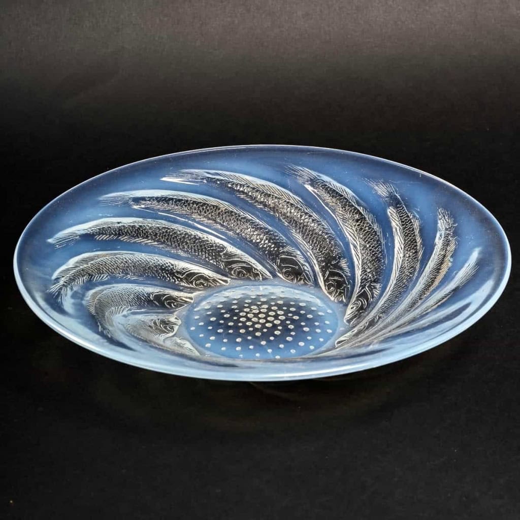 Coupe, Bol et Assiette « Poissons » verre opalescent de René LALIQUE | Biron Coupe, Bol et Assiette "Poissons" verre opalescent de René LALIQUE