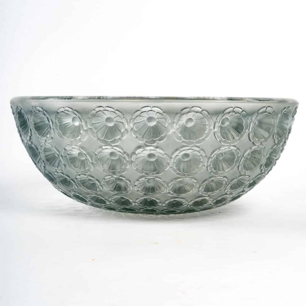 Coupe « Nemours » verre blanc patiné bleu de René LALIQUE | Biron Coupe "Nemours" verre blanc patiné bleu de René LALIQUE