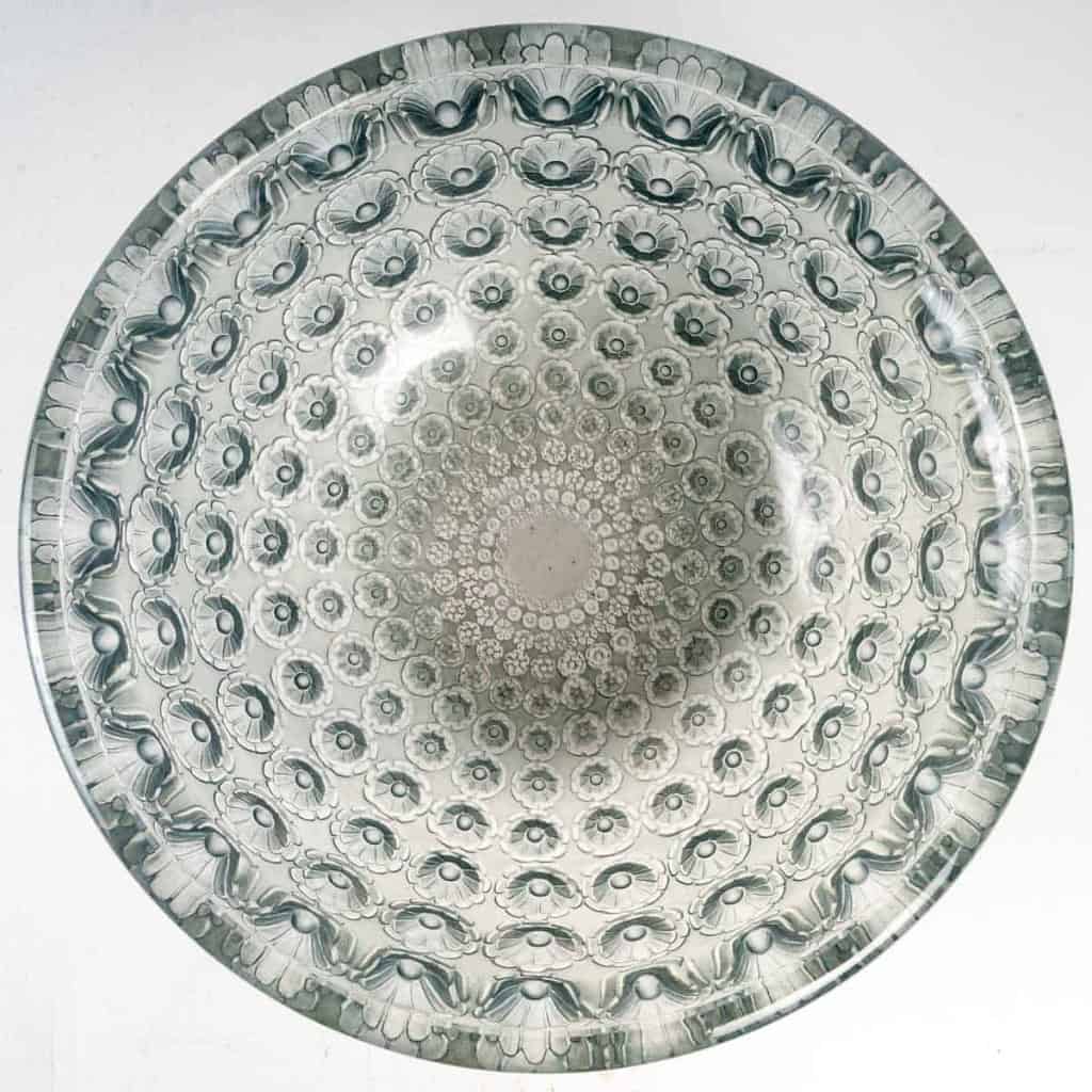 Coupe « Nemours » verre blanc patiné bleu de René LALIQUE | Biron Coupe "Nemours" verre blanc patiné bleu de René LALIQUE