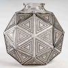 Vase « Nanking » verre blanc patiné gris de René LALIQUE | Biron Vase "Nanking" verre blanc patiné gris de René LALIQUE