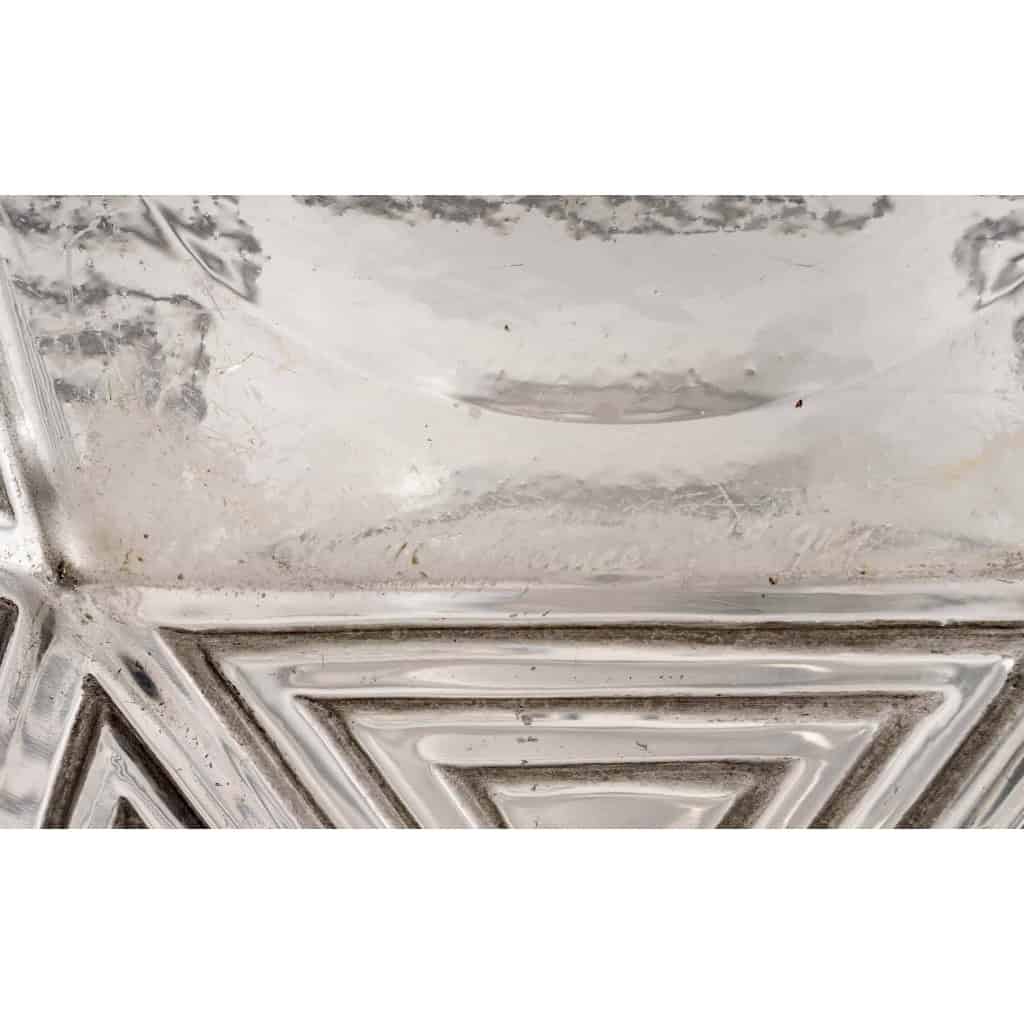 Vase « Nanking » verre blanc patiné gris de René LALIQUE | Biron Vase "Nanking" verre blanc patiné gris de René LALIQUE