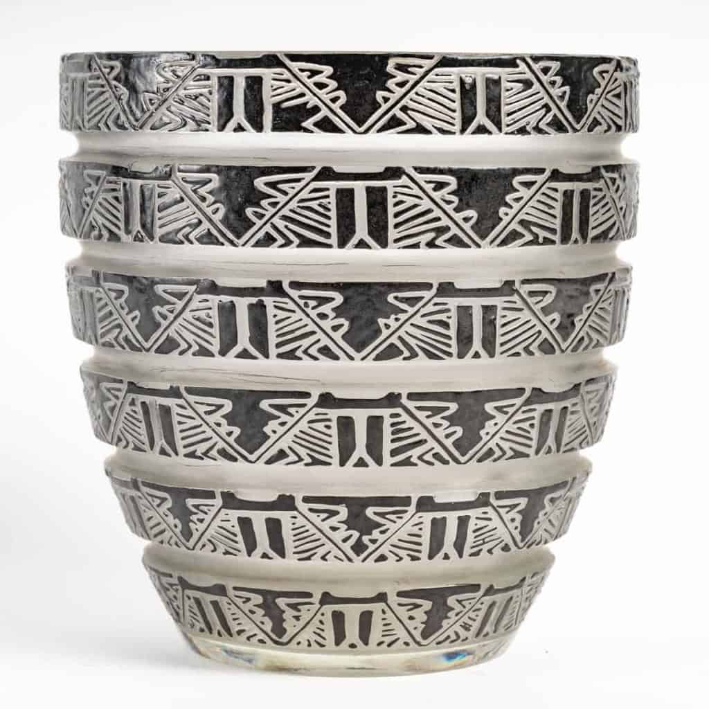 René Lalique : Vase « Lagamar » 1926 | Biron René Lalique : Vase "Lagamar" 1926