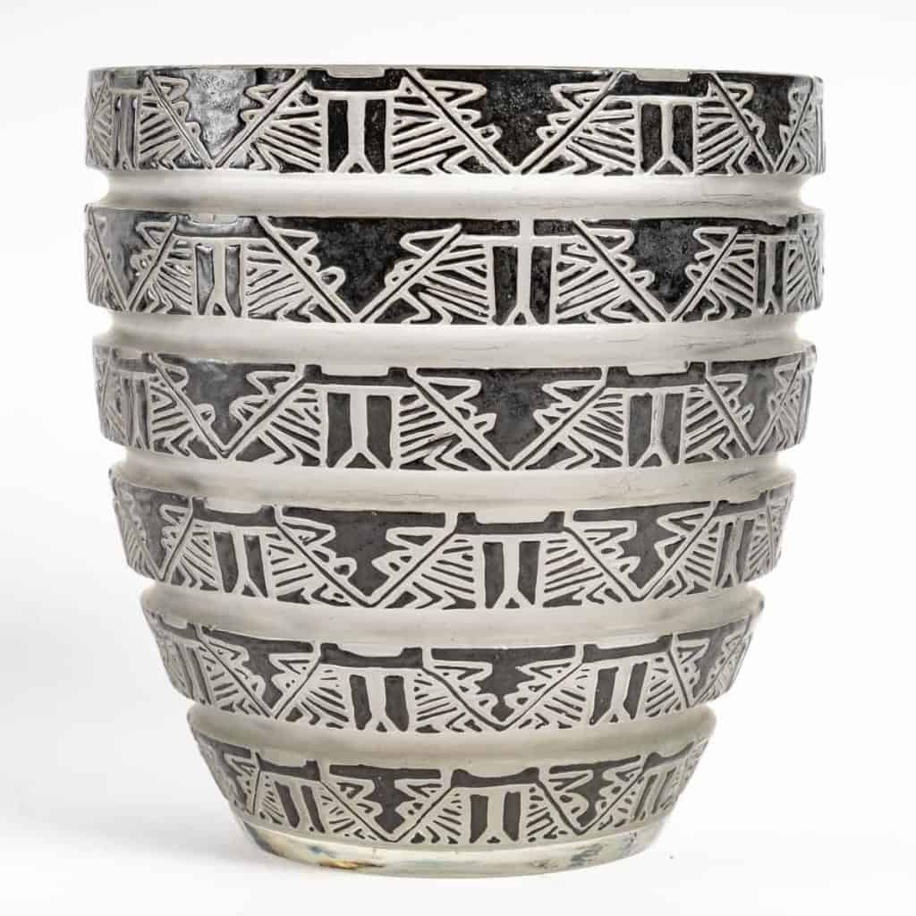René Lalique : Vase « Lagamar » 1926 | Biron René Lalique : Vase "Lagamar" 1926