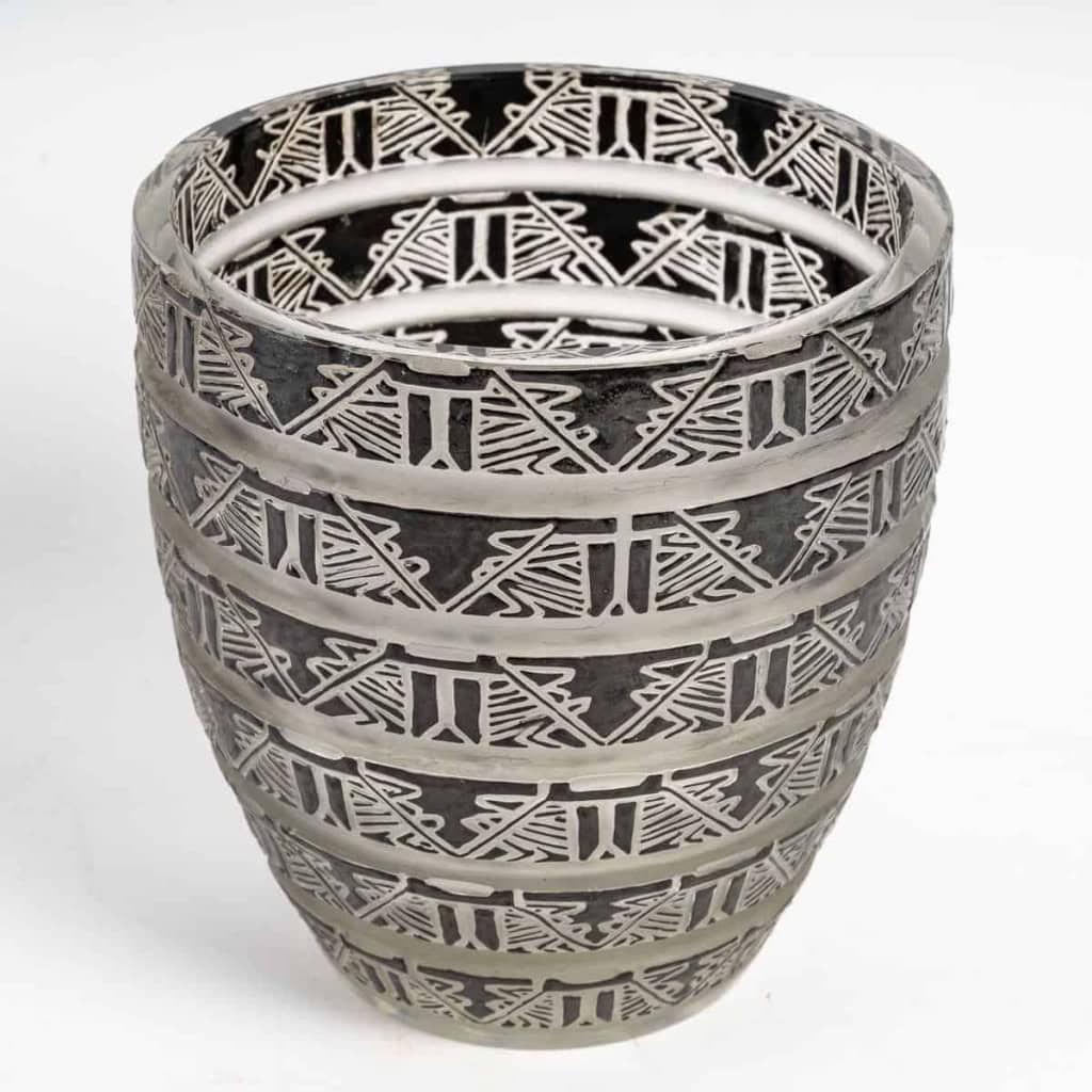 René Lalique : Vase « Lagamar » 1926 | Biron René Lalique : Vase "Lagamar" 1926
