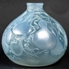 Vase « Courges » verre opalescent double couche patiné bleu de René LALIQUE | Biron |||||||
