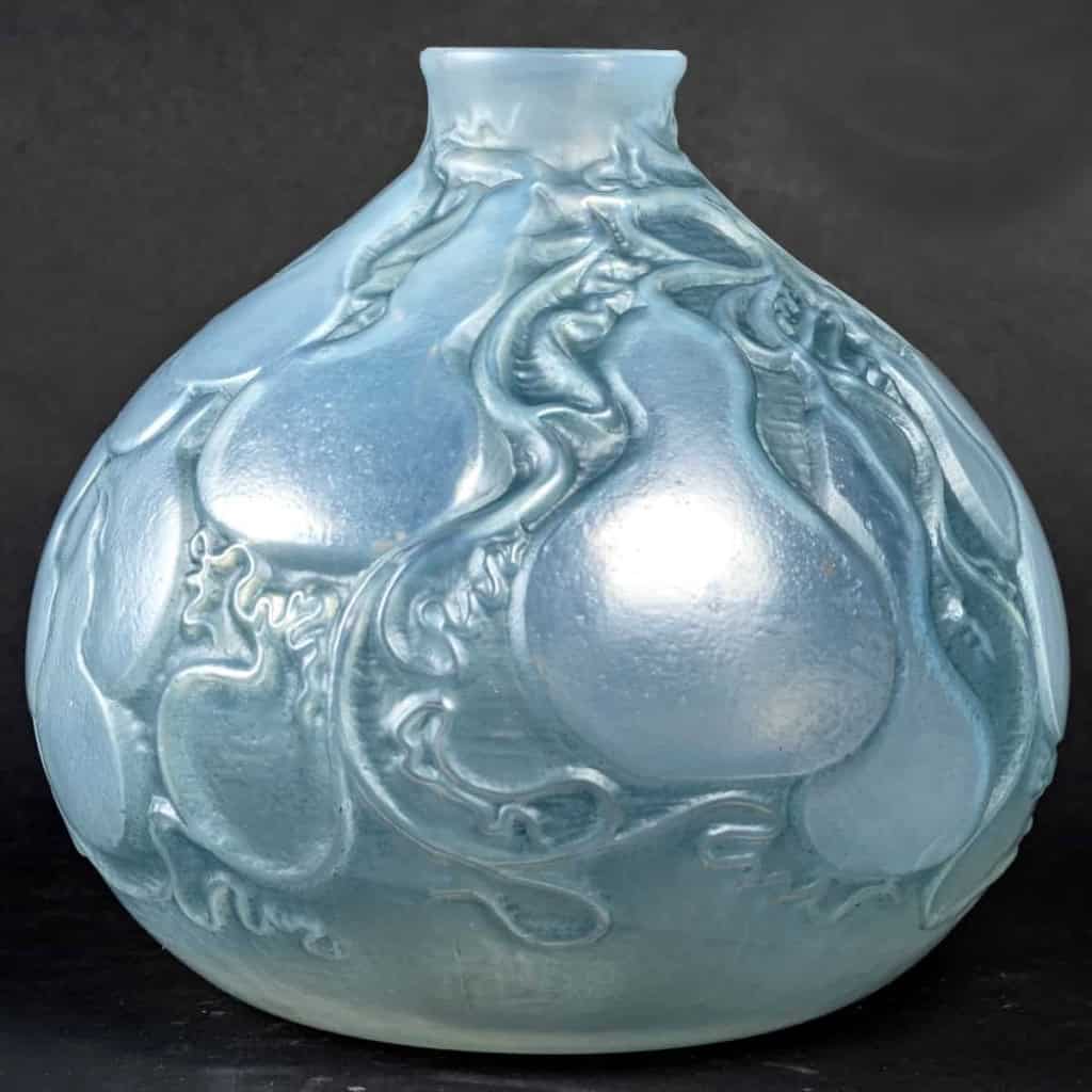 Vase « Courges » verre opalescent double couche patiné bleu de René LALIQUE | Biron |||||||