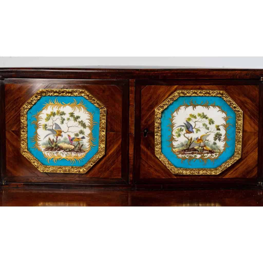 Porte bonheur en bois et plaqué porcelaine, d'époque fin XIXème siècle