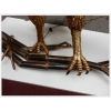 1970′ Lampe A L’Aigle Avec Ailes Déployées En Bronze Ornées De Mica Violet Style Duval Brasseur Éclairante Signée Isabel | Biron 1970′ Lampe A L’Aigle Avec Ailes Déployées En Bronze Ornées De Mica Violet Style Duval Brasseur Éclairante Signée Isabel
