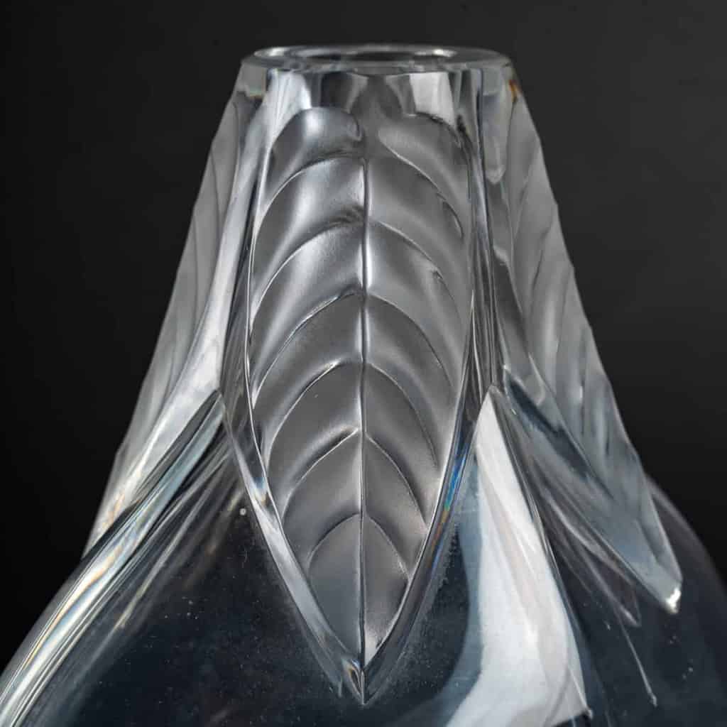 Maison Lalique Vase Modèle "Osumi" crée par Marie Claude Lalique (descendante de René Lalique)