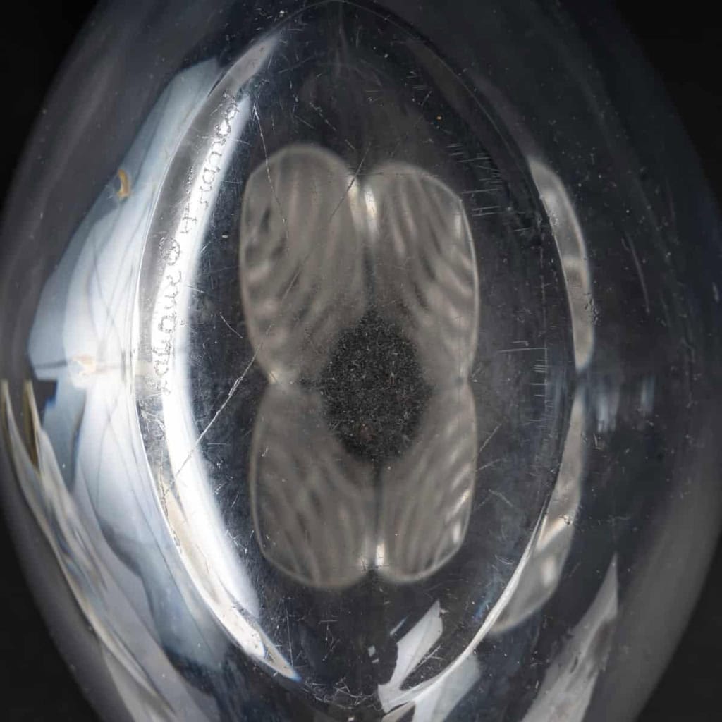 Maison Lalique Vase Modèle "Osumi" crée par Marie Claude Lalique (descendante de René Lalique)