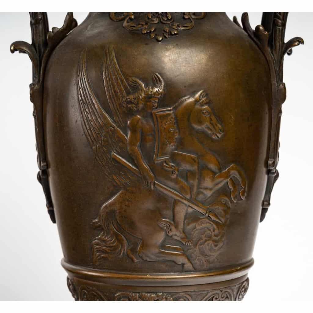 Paire de vases en bronze patiné et intérieur cristal , XIXème siècle | Biron Paire de vases en bronze patiné et intérieur cristal , XIXème siècle