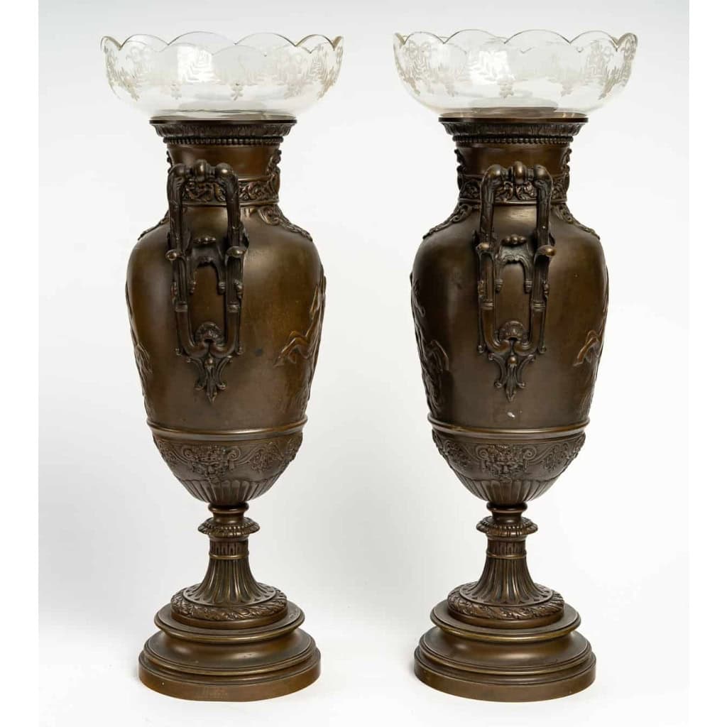 Paire de vases en bronze patiné et intérieur cristal , XIXème siècle | Biron Paire de vases en bronze patiné et intérieur cristal , XIXème siècle
